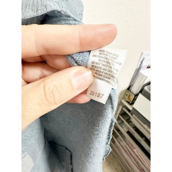 Garnet Hill Womens Shirttail Cashmere Sweater Long Sleeve Crew Neck Blue Small - Picture 4 of 7